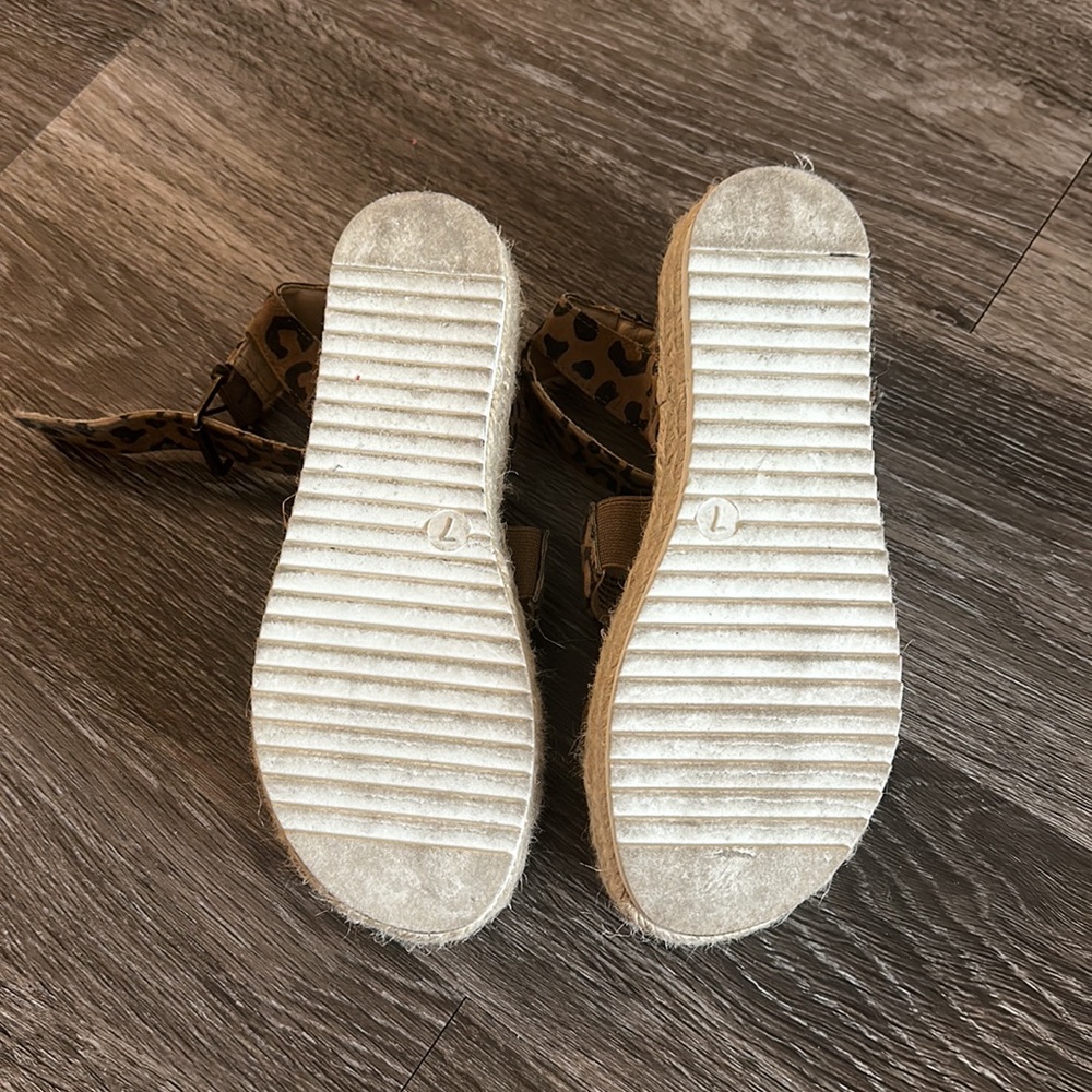 Universal thread platform sandals - Picture 4 of 4